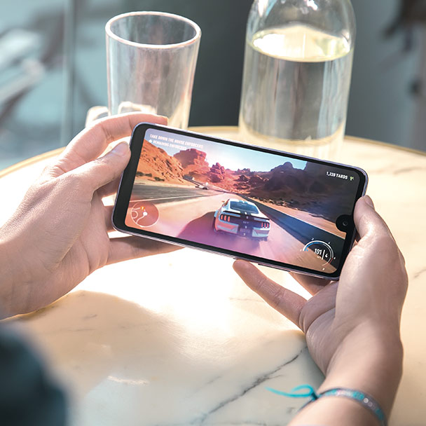 Screen of the View 2 Pro show casing a Car race game